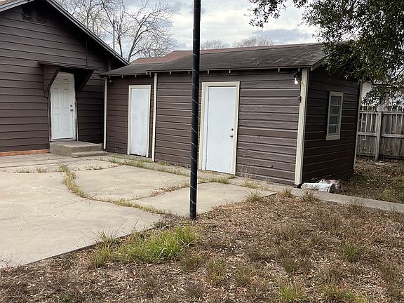 2nd image of 410 E Alice Ave