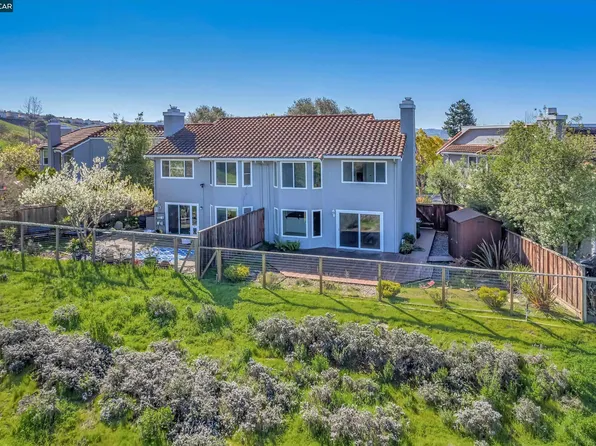 19734 Laurelwood Dr, Castro Valley, CA 94552