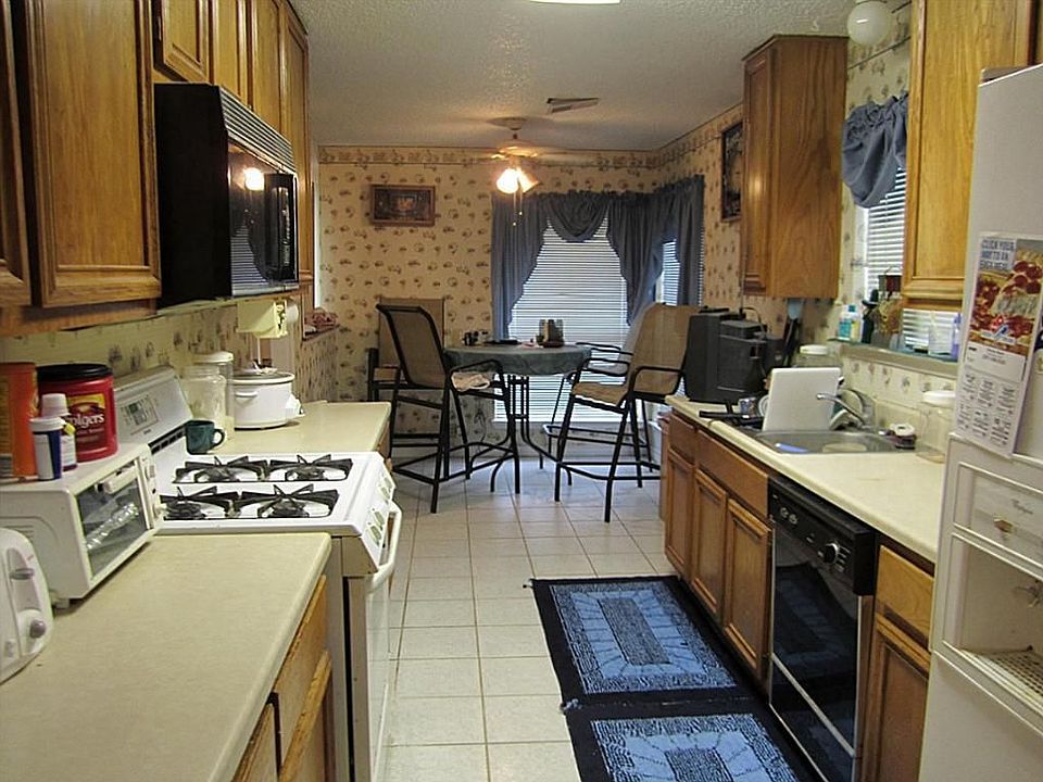 2nd image of 15931 Beechnut St