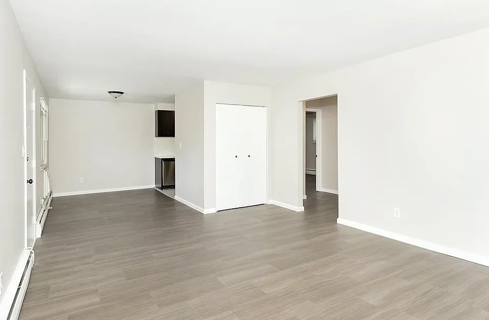 2 bed, 900 sqft, $1,399 — Photo 2