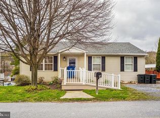 8 Spruce St, Coatesville, PA 19320