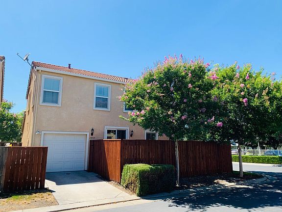 3rd image of 10717 Sellers Cir