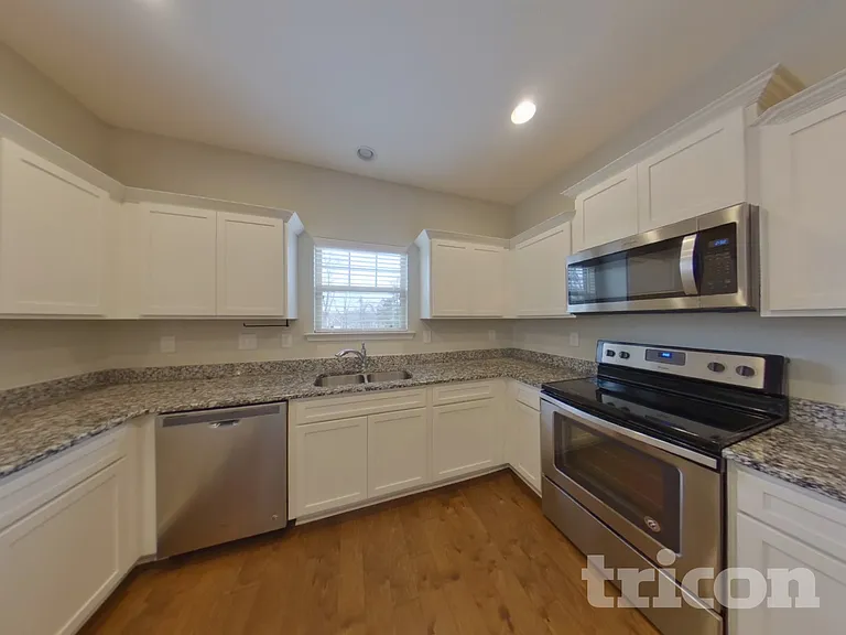 1048 Solomon Ln — Photo 6