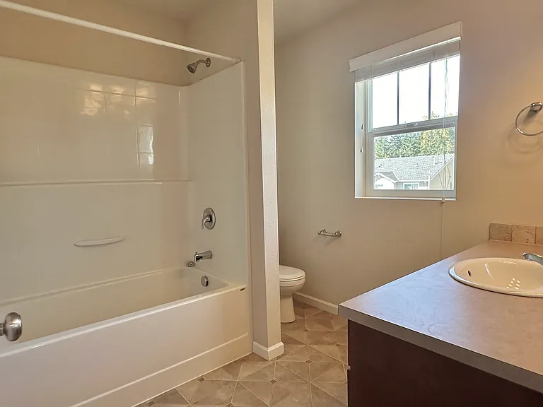 2671 Laura Vista Dr NW — Photo 10