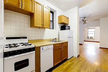 Rented by Bryan L Rozencwaig, LREB