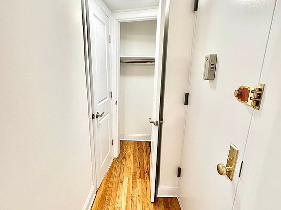 4th image of 100 W 71st St #3F
