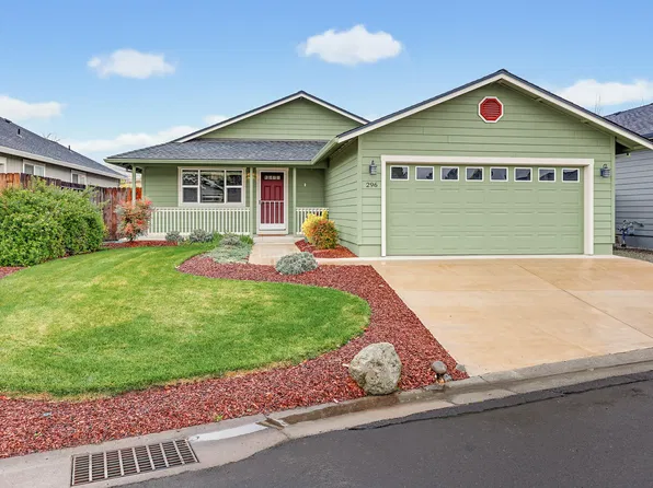 296 Oak Valley Dr, Talent, OR 97540