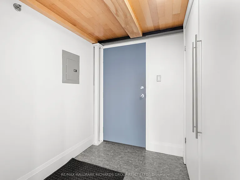 245 Carlaw Ave #202B — Photo 23