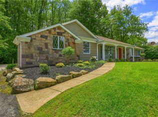 9 Victoria Dr, New Castle, PA 16105