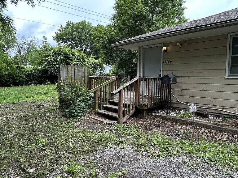 1814 S Olive St — Photo 2