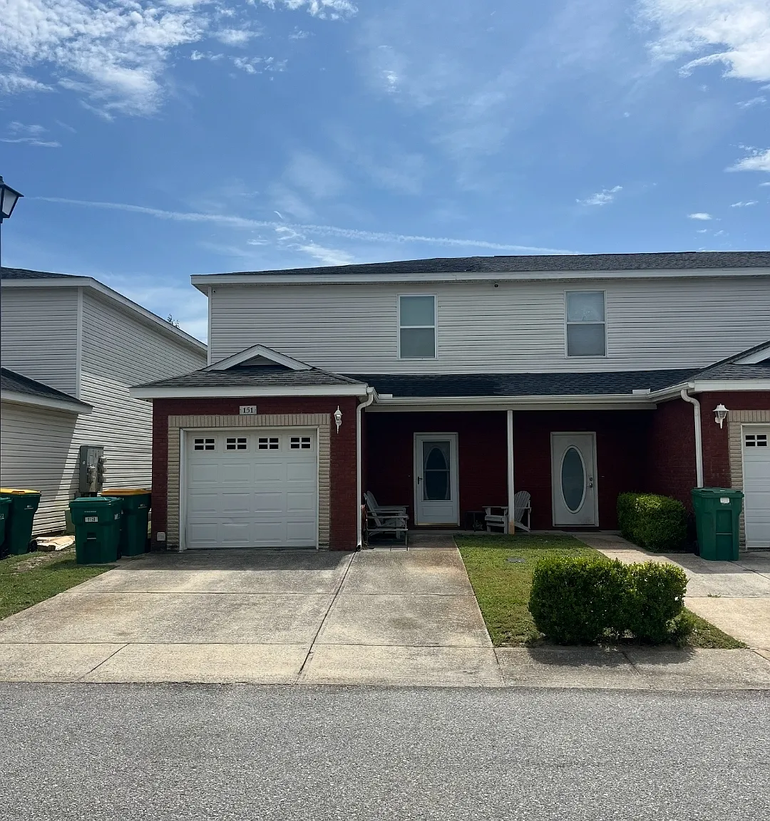 3 bed, 2.5 bath, 1440 sqft, $2,300 — Photo 1