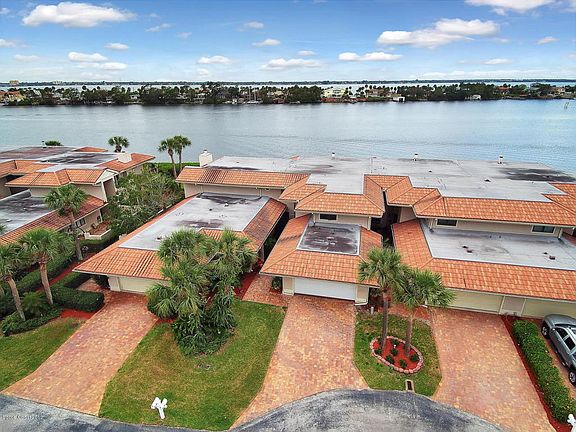 2nd image of 32 Marina Isles Blvd