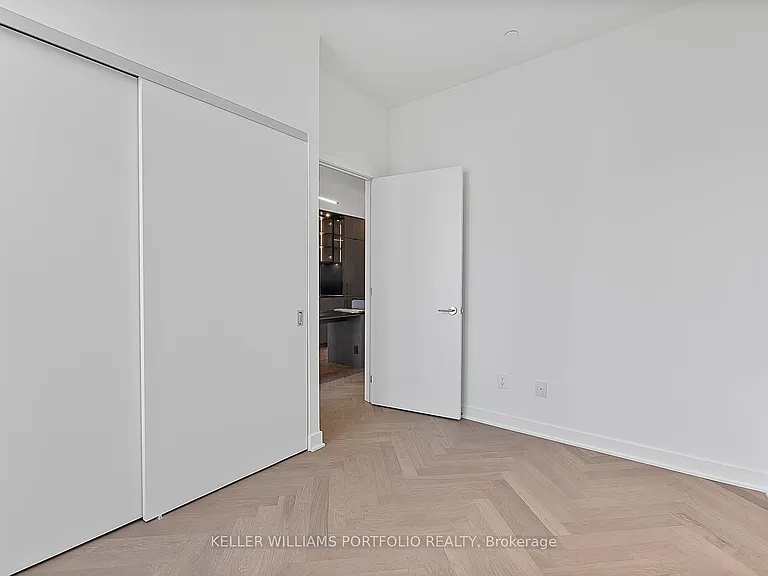 11 Yorkville Ave #2907 — Photo 20