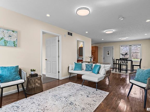 5th image of 3765 Pet Cemetery Rd