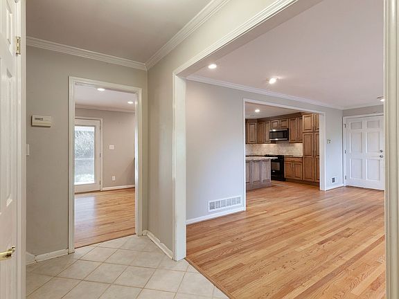 2nd image of 3741 Fox Glen Ct NE