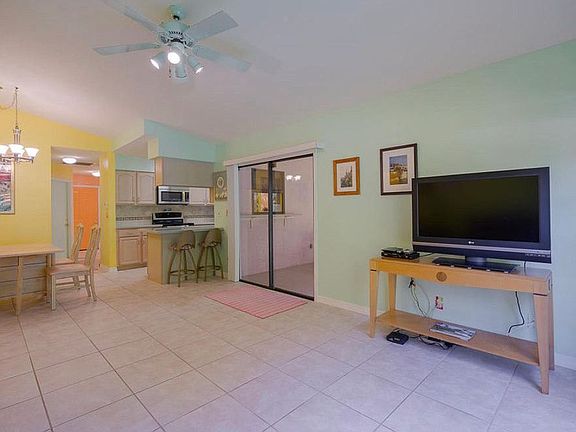 3rd image of 2085 S Palm Cir