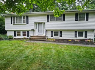 42 Colonial Dr, Windsor, CT 06095