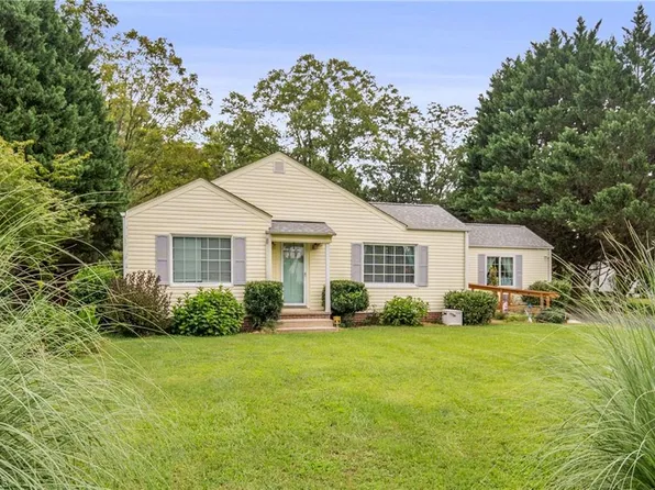 204 Carson Rd, Pilot Mountain, NC 27041