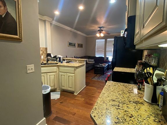 5th image of 318 Lakeshore Dr #318