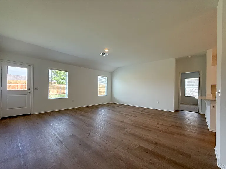16301 Harvester Dr — Photo 13