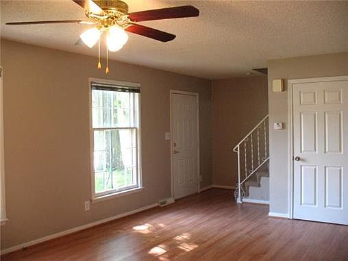 3rd image of 3138 N 51st Ter