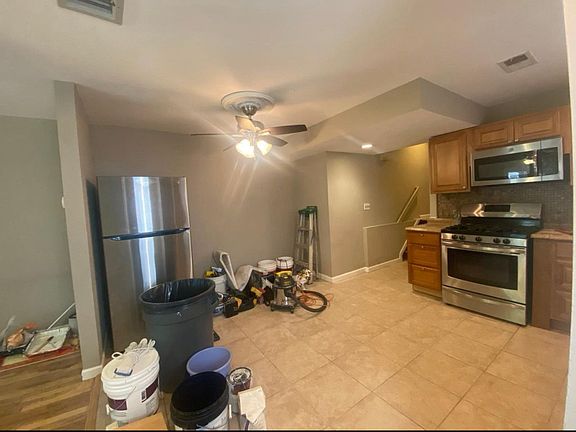 4th image of 57 Stafford Ave #1