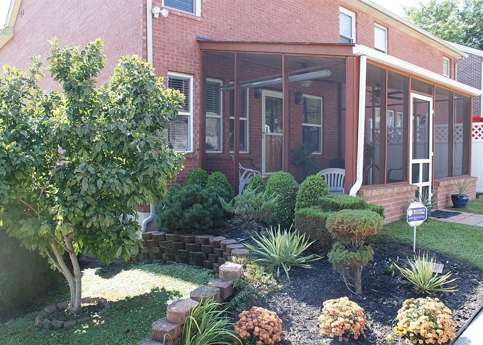 2nd image of 2631 Eastern Ave