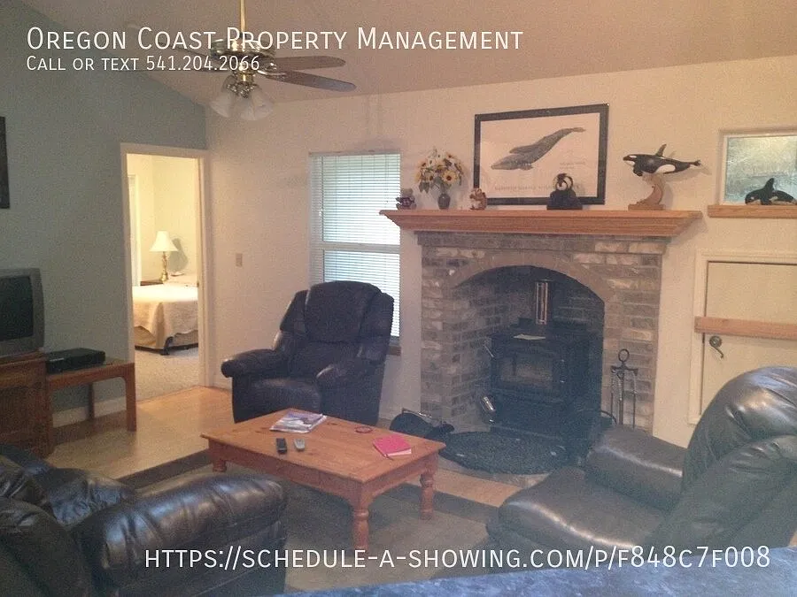 Awesome 3 Bedroom House in SW Lincoln City — Photo 2