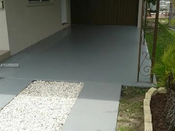 7860 SW 33rd Ter, Miami, FL 33155