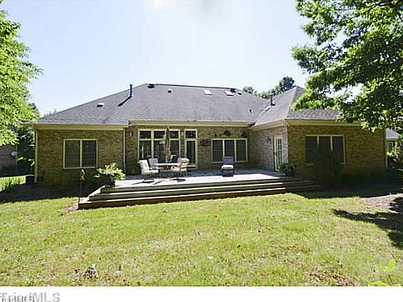4th image of 703 N Glendevon Ct