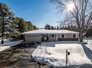 13707 Rustlers Row, Rockton, IL 61072