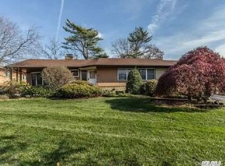 2545 Lindenmere Dr, Merrick, NY 11566