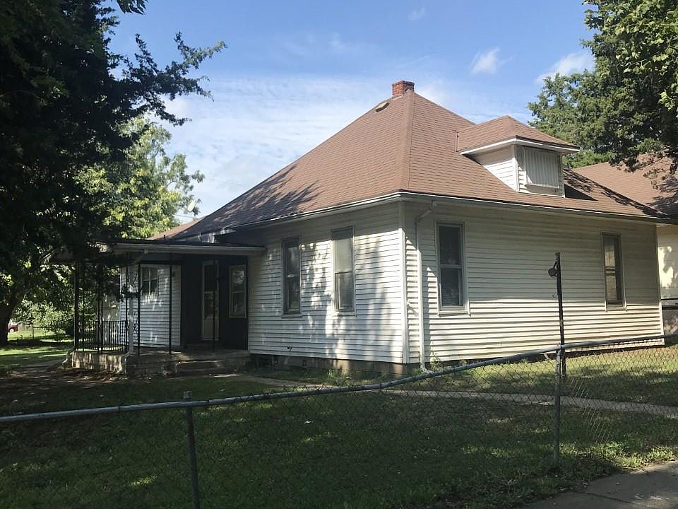 1st image of 2830 S 24th St