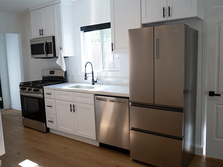 8192 Laurelmont Dr — Photo 5