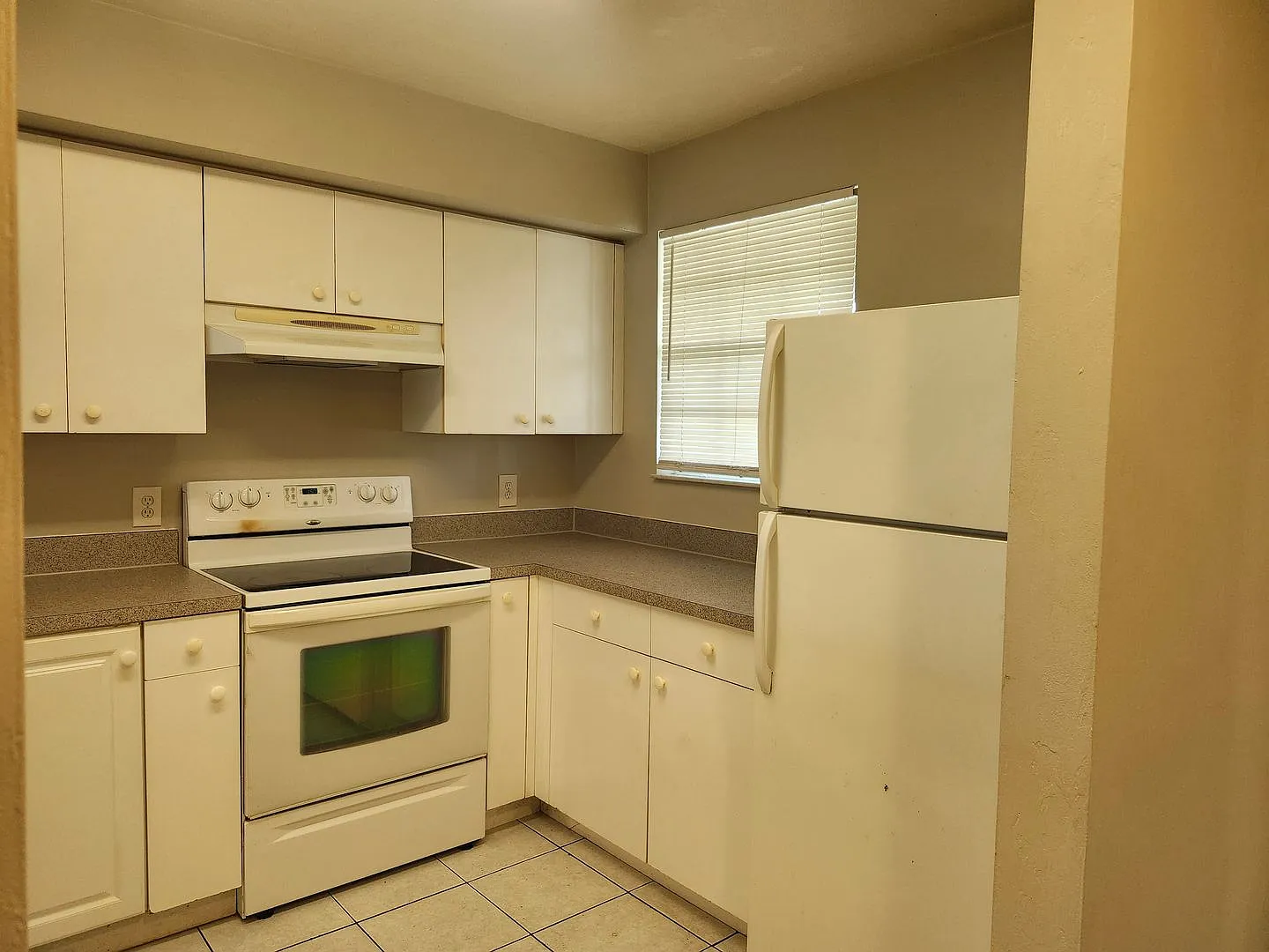 Adorable Gulf access, waterfront, 2 bedrooms, 2 baths unit with a pool. — Photo 4