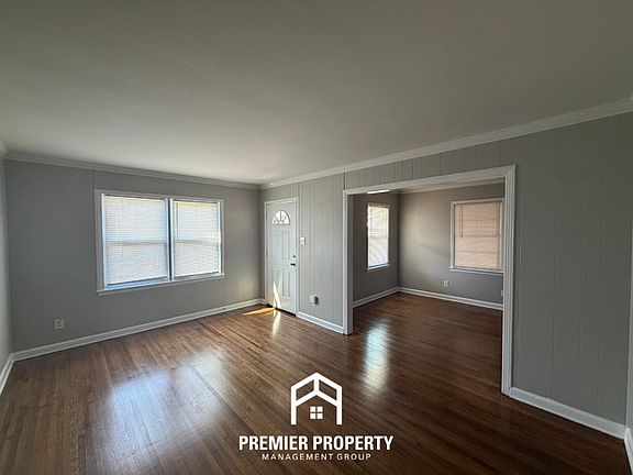 3rd image of 1224 Briarwood Dr