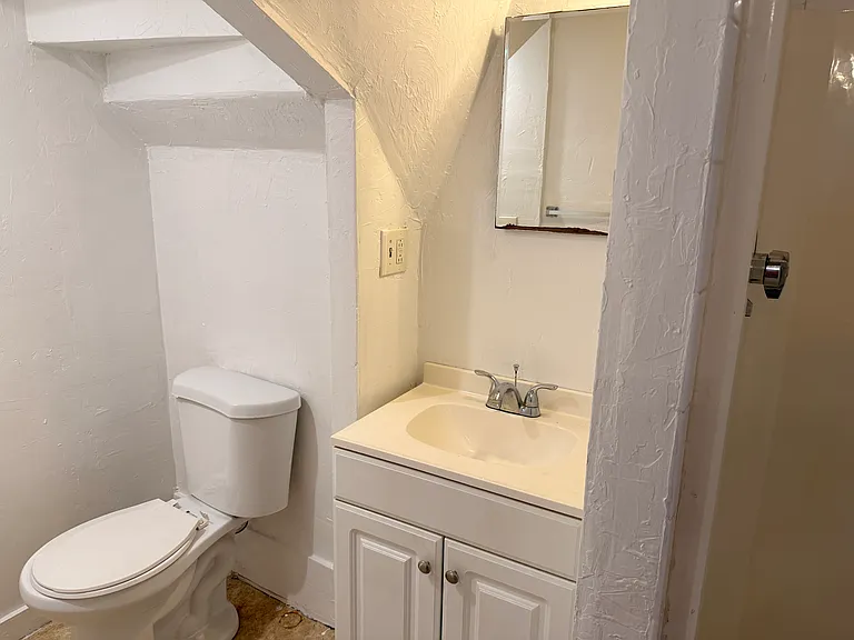 17 Harrison St #B — Photo 10