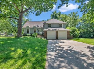 10515 Meadow Ln, Leawood, KS 66206