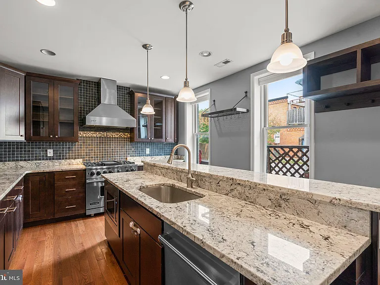 300 S Robinson St — Photo 14