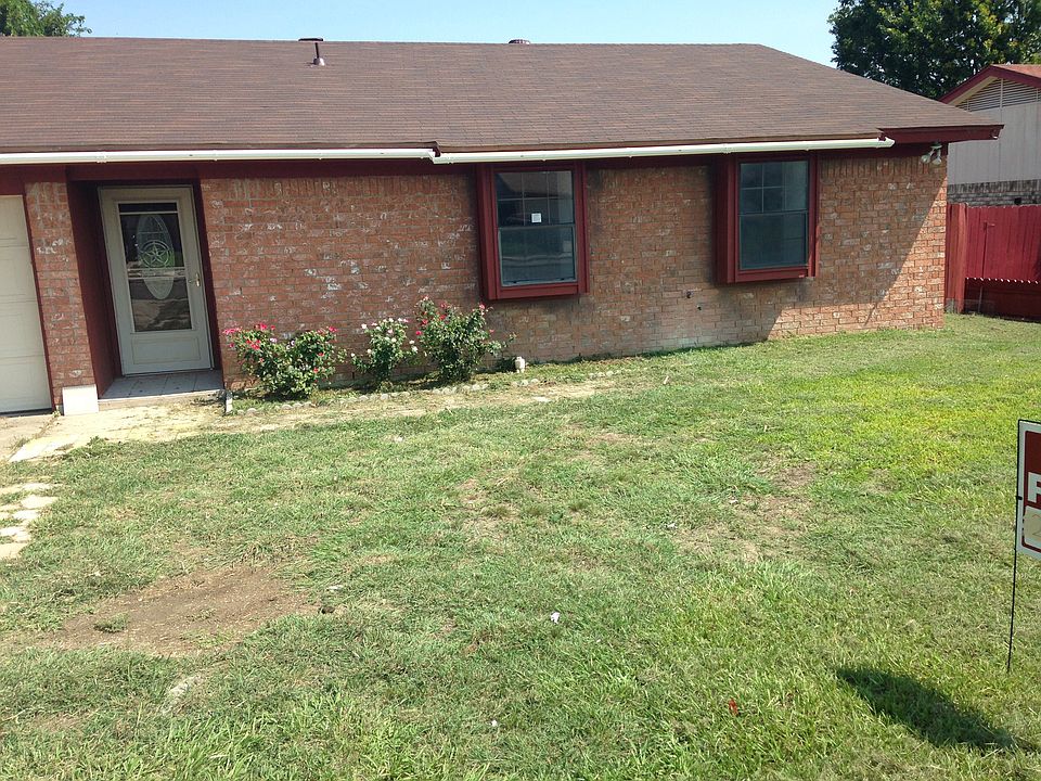 1st image of 2207 Lamplight Dr