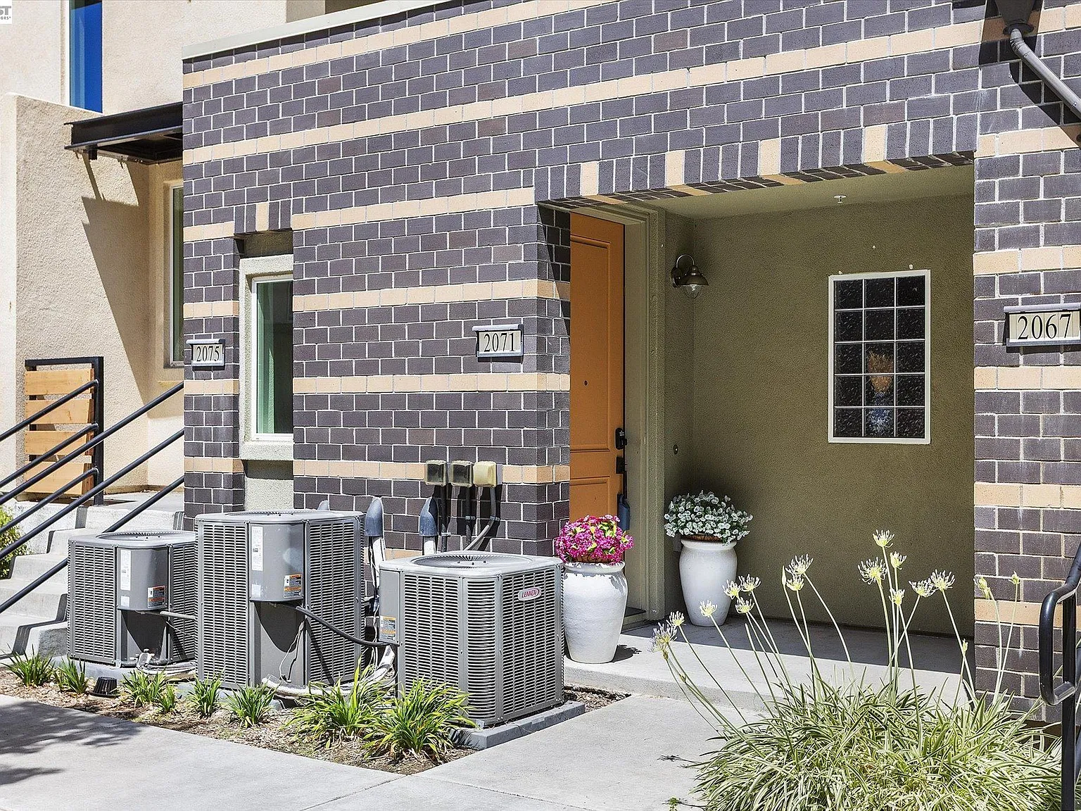 3 bed, 1400 sqft, $4,300 — Photo 3