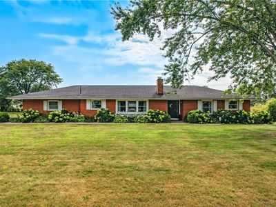 4890 Lakeview Dr, Hermitage, PA, 16148
