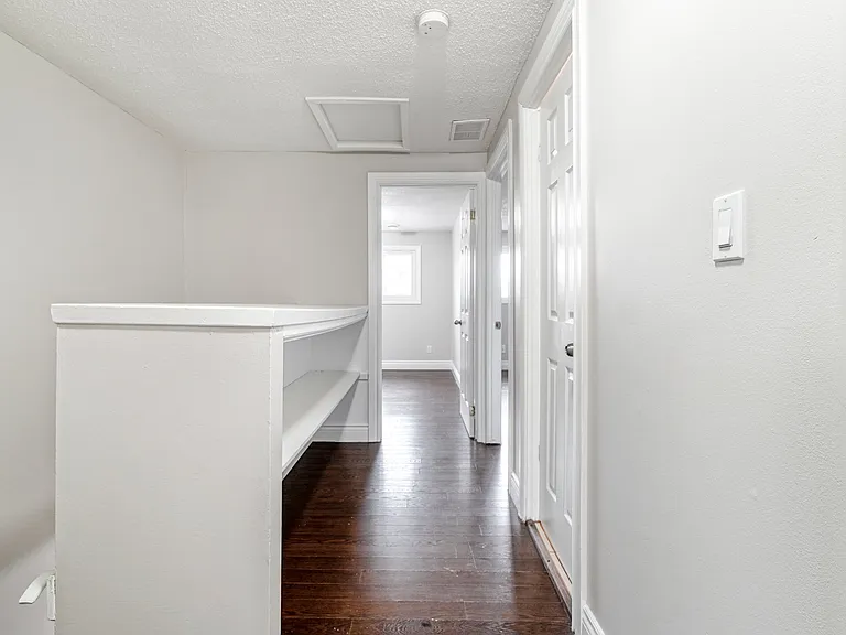 23 Harmony Rd S — Photo 10