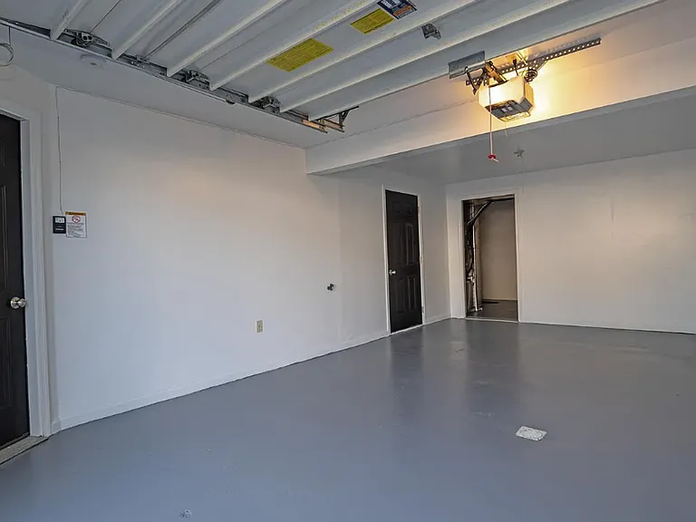 2165 Saint Clair Ct — Photo 17