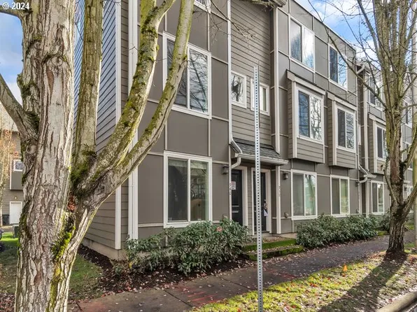 940 SW 173rd Ave, Beaverton, OR 97006