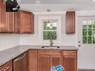 35 Fox St, Palmer, MA 01069