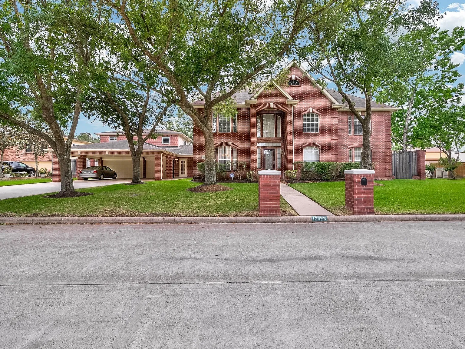 5 bed, 3.5 bath, 3550 sqft, $2,950 — Photo 1