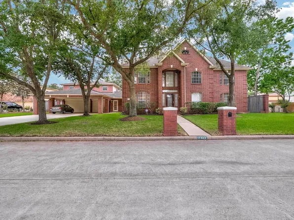 17323 Jackson Pines Dr, Houston, TX 77090