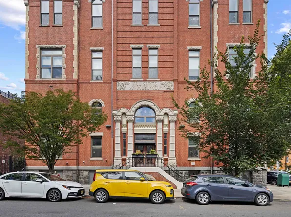 305 Whiton Street image 2 of 17