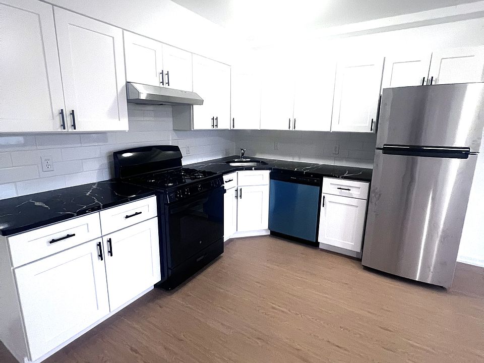 1st image of 2735 21st St APT 3C